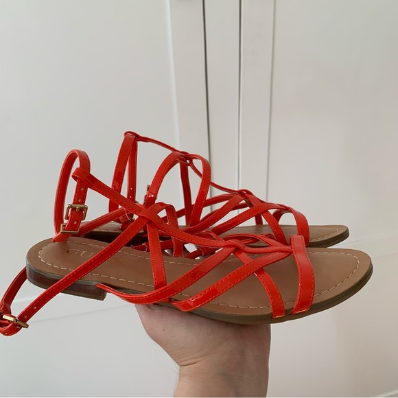 Guess Orange Gladiator Crisscross Strapy Sandals Size 9 - Picture 3 of 7